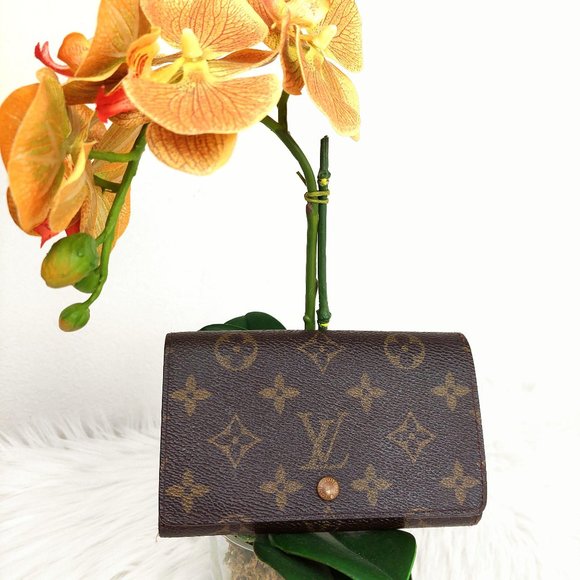 Louis Vuitton Handbags - Louis Vuitton Brown Monogram Bifold Wallet